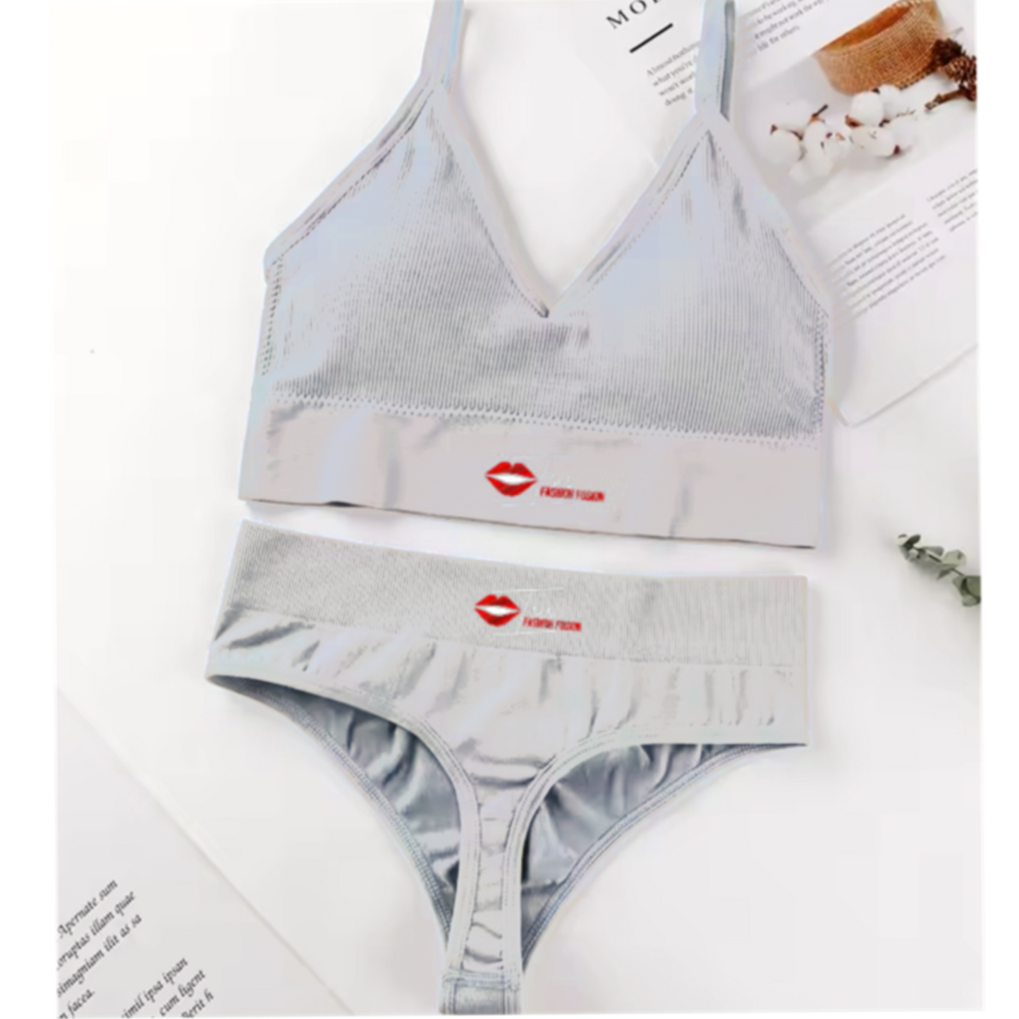 One-Size Women's Underwear Set With Logo